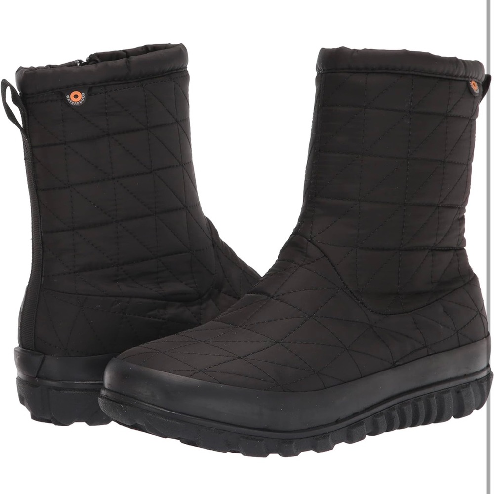 BNIB BOGS Women’s Snowday II Mid Snow Boot in Black